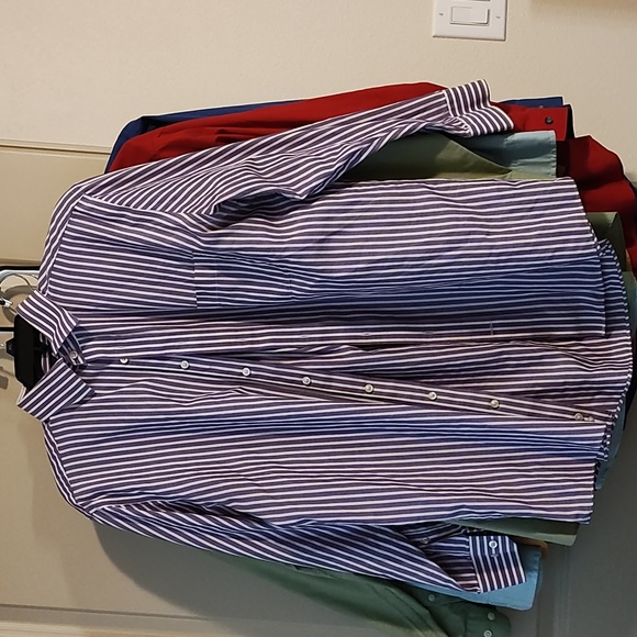 (BUNDLE) Medium button ups and sweater - Picture 10 of 13